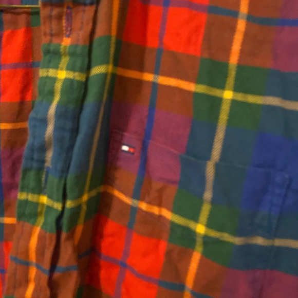 Classic Tommy Hilfiger Button Down - Picture 4 of 5
